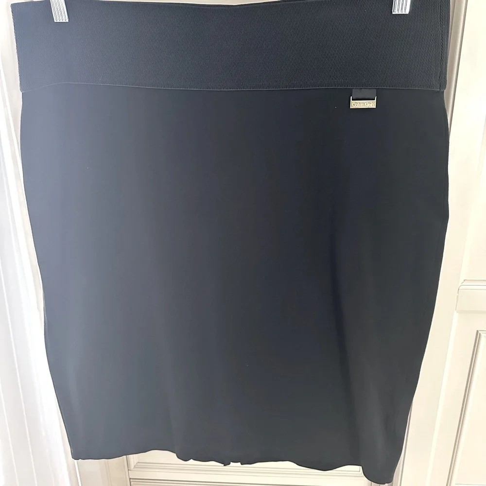 Black Calvin Klein skirt - Picture 1 of 1